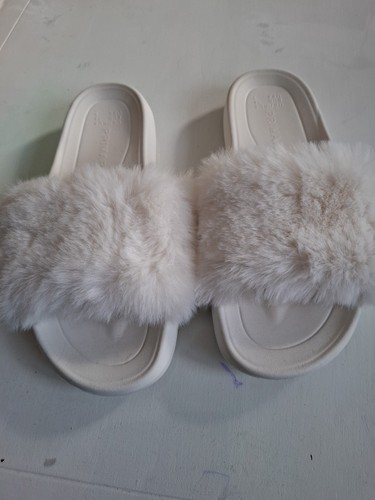 Primark slippers fluffy - slippers,