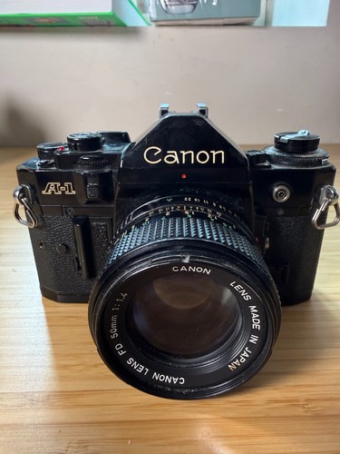 Canon 35mm camera - camera, 50mm