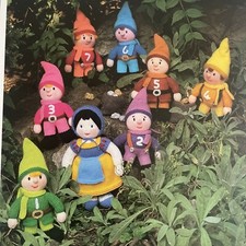 KNITTING PATTERN Jean Greenhowe Snow White + seven 7 dwarfs Fairy tale toys