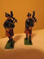 William Britain 4 x  Irish Guard Piper figures New no box part of WB00316