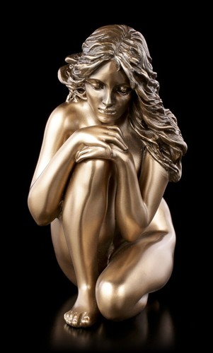 Female nude figure - figure, squatting