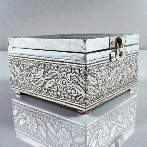 Vintage silver tone trinket - silver,