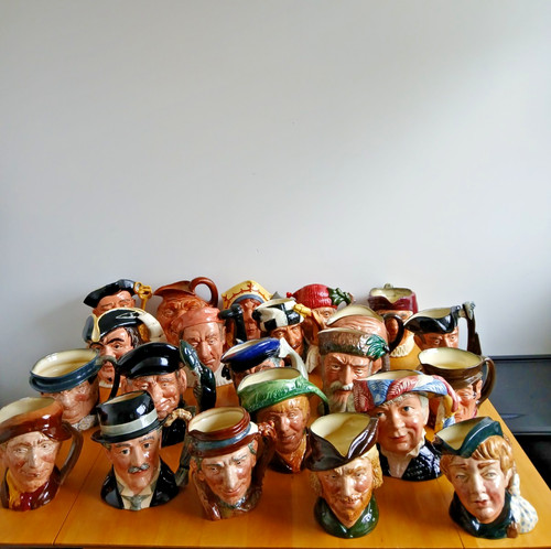 Royal doulton large - doulton, character