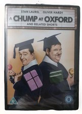 LAUREL AND HARDY - A CHUMP AT