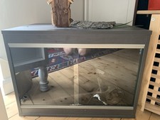 Small Vivarium With Accessories For Reptiles