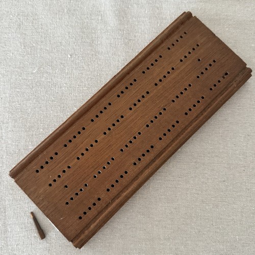 Vintage wooden cribbage board - vintage,