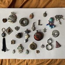 Job lot vintage - vintage, pendants