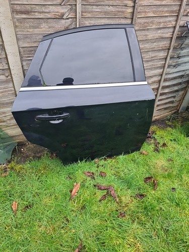 Rear driverside saloon door - rear,