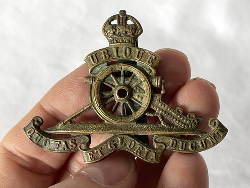 Vintage metal british - british, royal