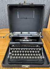 VINTAGE ROYAL MODEL O TRAVEL TYPEWRITER IN CASE 1937 VGC - WORKING - MADE IN USA