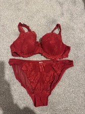 Ladies red lace underwear set Bra 38B and Knickers size 14