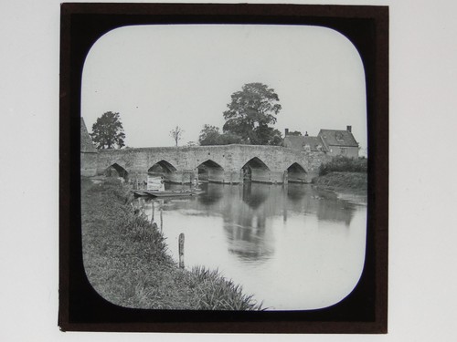 Newbridge river thames stone - newbridge,
