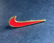 NIKE Official Red Swoosh Pin Badge hats/brooches/lapel/backpack) 3.5 cm Long