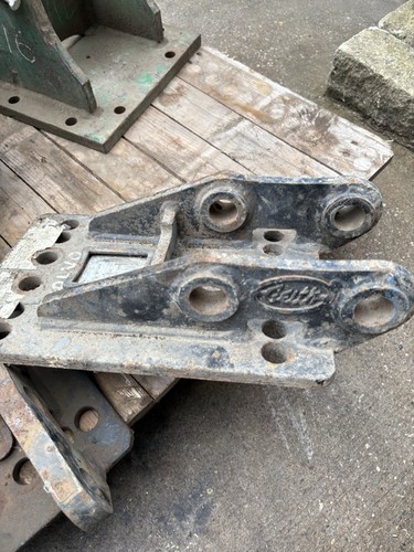 Excavator digger headstock - digger,