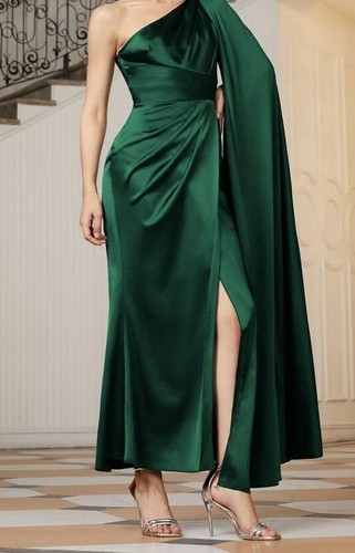 Maxi emerald green - cape, gown