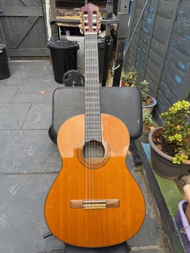 Yamaha c70 classical guitar - yamaha,
