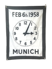THE BUSBY BABES MUNICH CLOCK MEMORIAL FLAG 3X2FT FREE UK 48HR POST