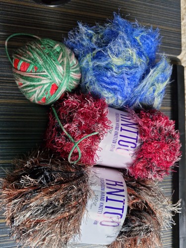 Assorted wool yarn - assorted, wool/yarn