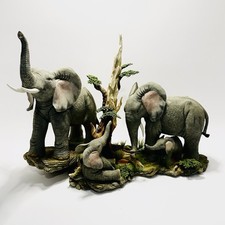Tuskers Family Feeding Time Elephant Statue Ornament Limited Edition 101/500