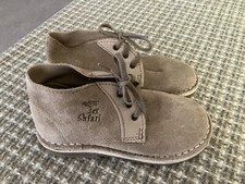 CHILDS BOOT SIZE 11 CHILDS