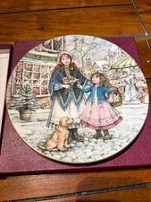 Royal Worcester NSPCC Christmas Plate 1991 - 'A Posy for Mother'
