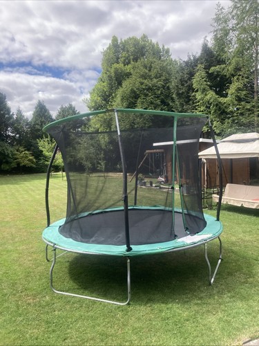 8ft trampoline with enclosure - 8ft,