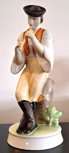 Zsolnay pecs figure man - pecs,