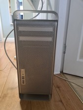 Apple Mac plus apple monitor