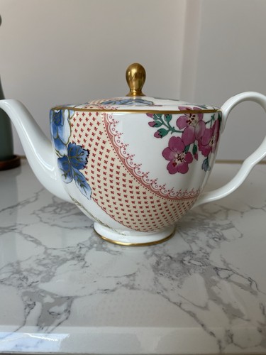 Wedgwood butterfly bloom large - bloom,