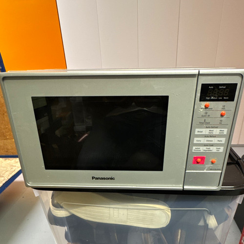 Panasonic e281m 20l 800w - 20l,