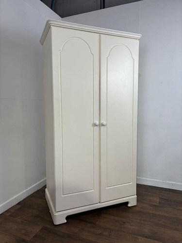 Modern sheredon two door - sheredon,