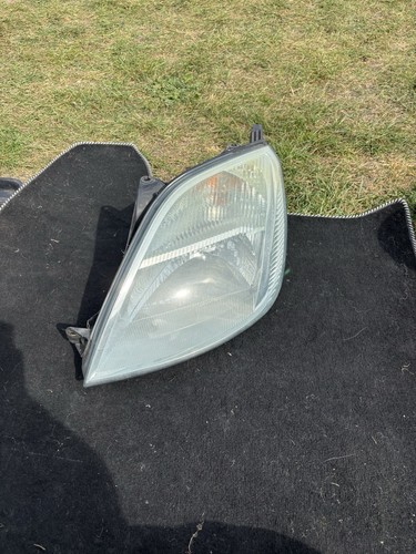 Ford fiesta headlight mk5 - ford,