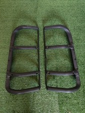 LAND ROVER DISCOVERY 2 TD5 V8 REAR LIGHT GUARDS STC53194