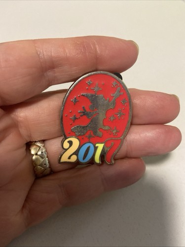 Disney pin mickey - mickey, mouse