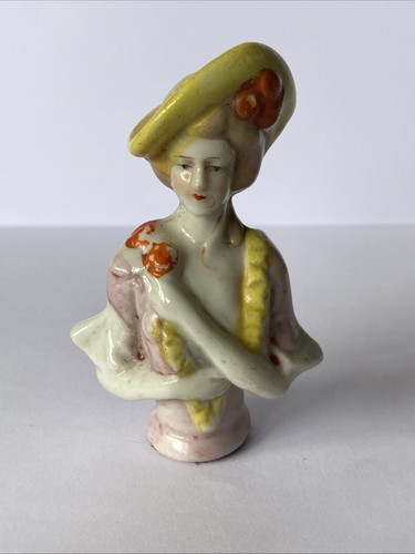 Beautiful vintage hand - beautiful,