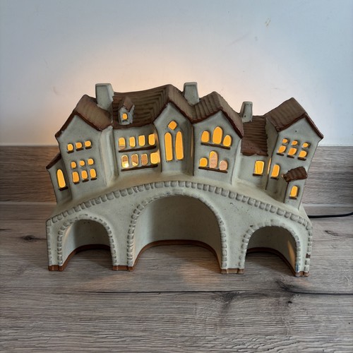 Beautiful vintage 1970s - beautiful, shelf