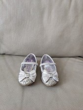 Girls size 6 silver bow