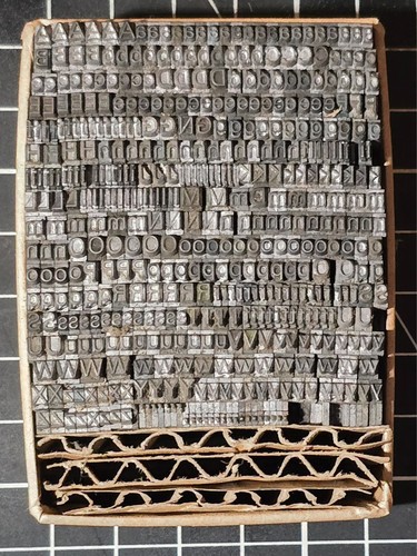 10pt univers font metal - ,