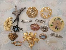 Job Lot Bundle Brooches 16