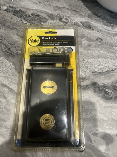 Yale rim lock - for, knobs