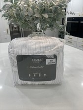 Cozee Home Large Dobby Striped Velvetsoft 4 Piece Duvet Set White King