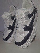 Womens White & Black Chunky