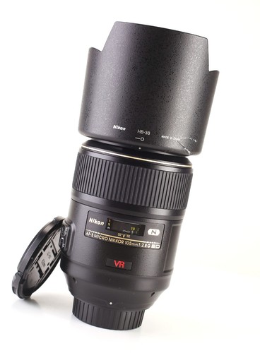 Nikon 105mm 8 - 105mm, vr