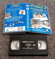 Pingu building igloos 8 - building,