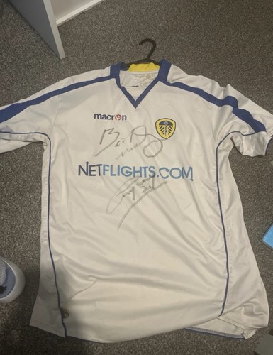 Macron leeds united signed - united,