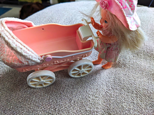 Vintage tiny steps barbie - tiny,