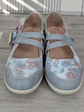 Cushion Walk Size 6 Wide Fit