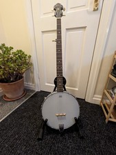 Pilgrim 5 String Banjo And Accessories 