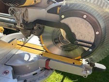 DEWALT DWS780 Compound Slide