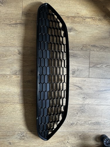 Front bumper centre - centre, grille